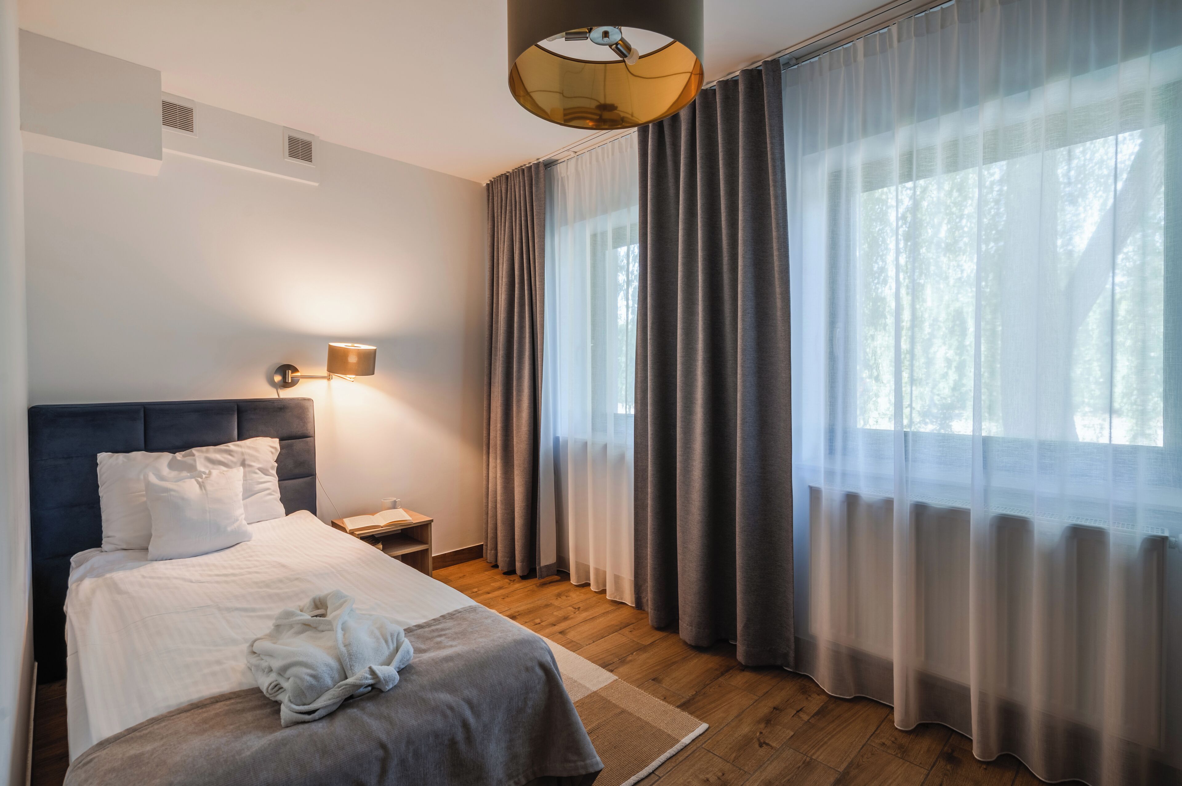 Chambre simple économique, non-fumeur | Couette en duvet, minibar, décor unique, bureau