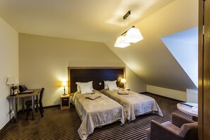 Comfort Double Room | Down comforters, individually decorated, desk, laptop workspace