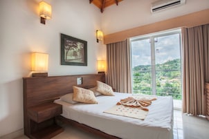 Standard Twin Room | Míníbar, öryggishólf í herbergi, skrifborð, aukarúm