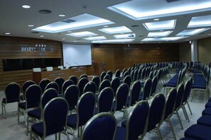 Unclassified image, 3 of 33, button - Colosseo Hotel (Shkodër)