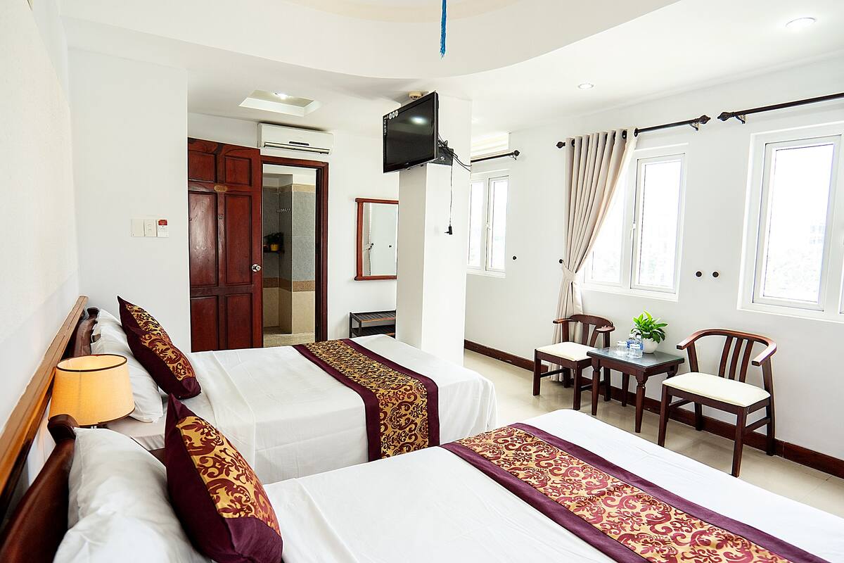 Superior Quadruple Room | Minibar, desk, blackout drapes, soundproofing