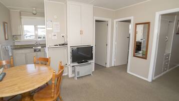 Apartment, 2 Bedrooms (Sleeps Four) | In-room dining