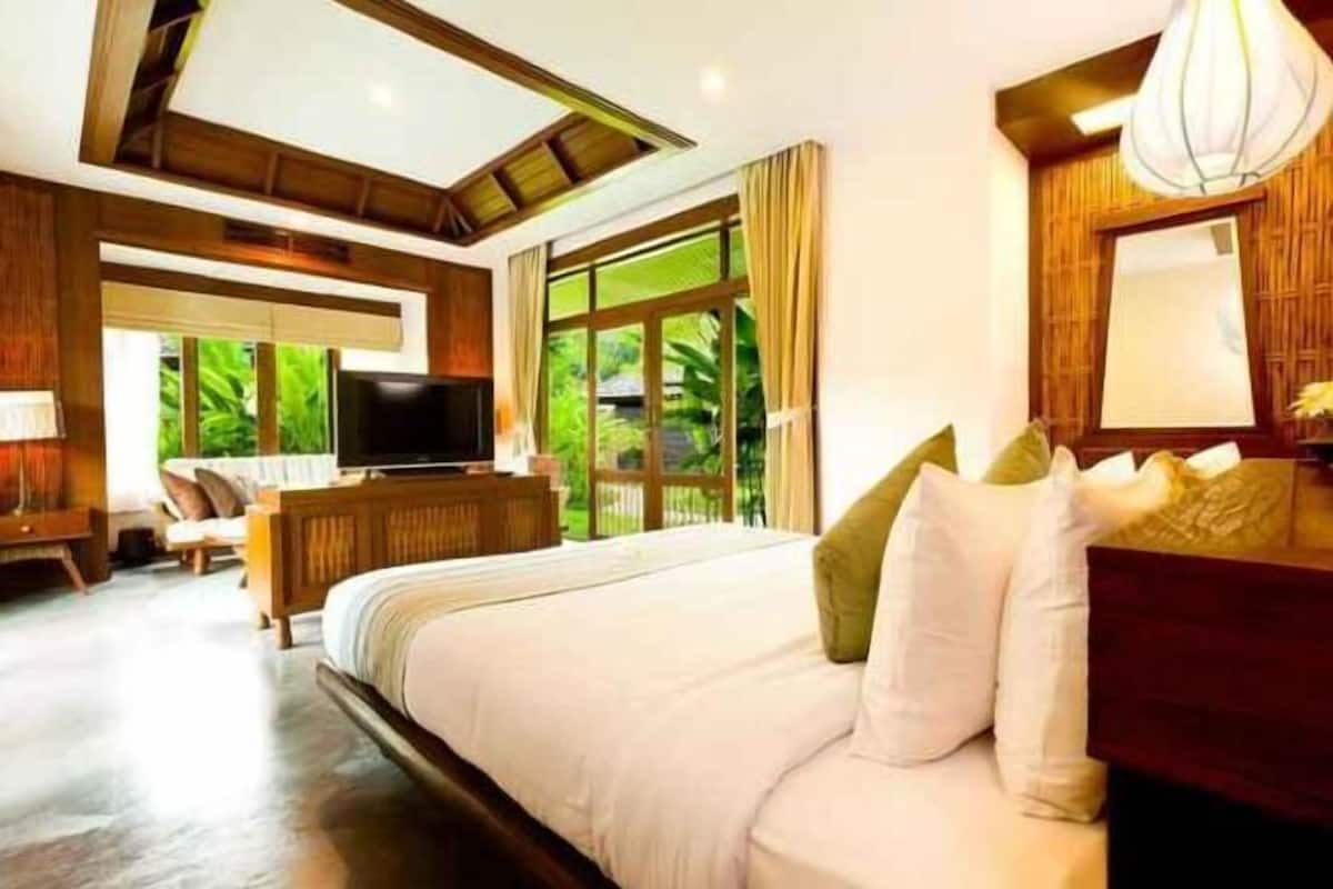 1 bedroom, minibar, in-room safe, desk