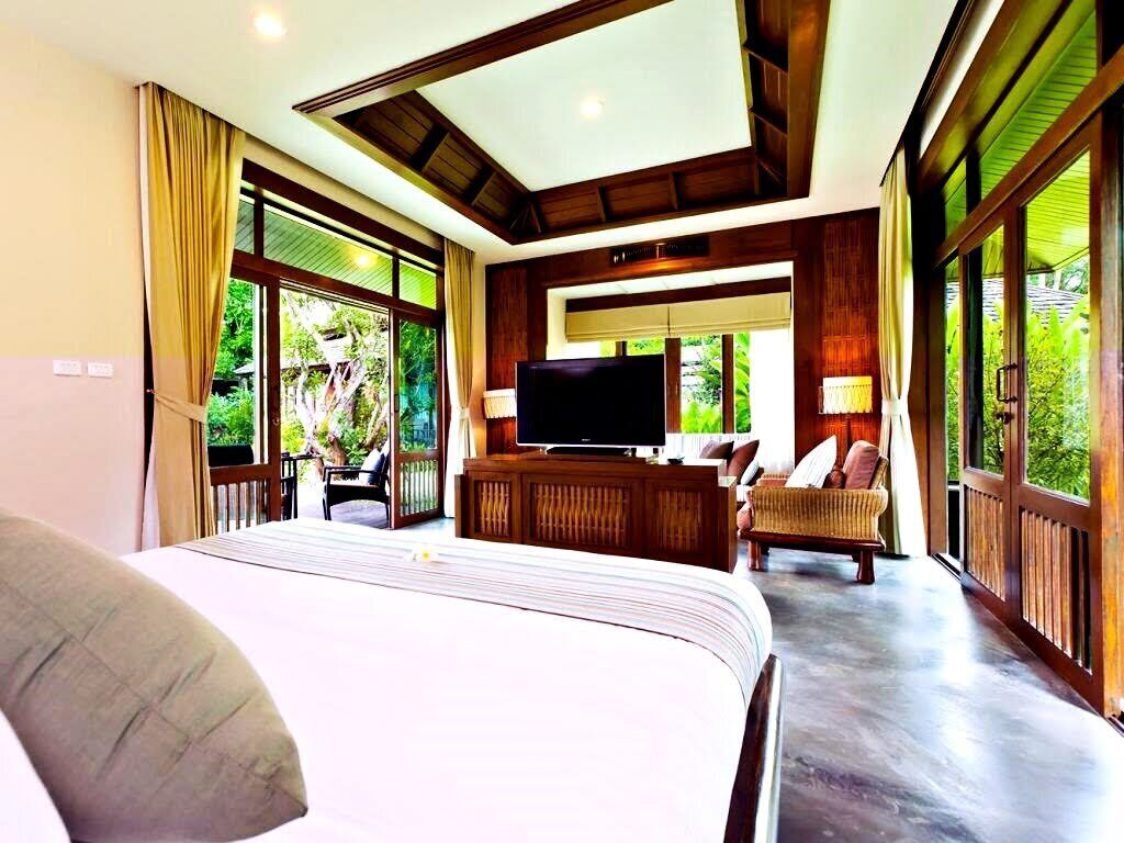 deluxe villa, pool access | 1 bedroom, minibar, in-room safe, desk