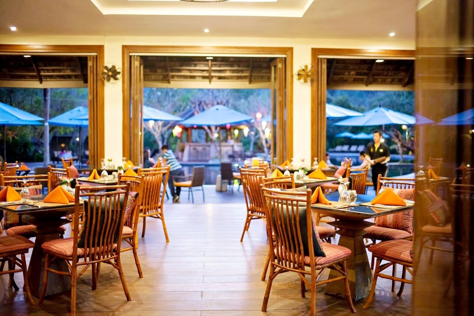 local and international cuisine, pool views