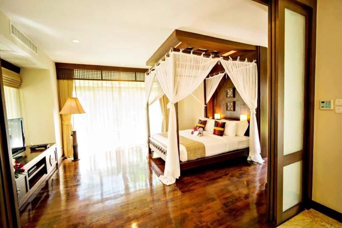 1 chambre, minibar, coffres-forts dans les chambres, bureau