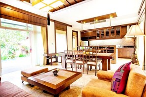 Sibsan 4 Bedrooms Villa | Living area | TV