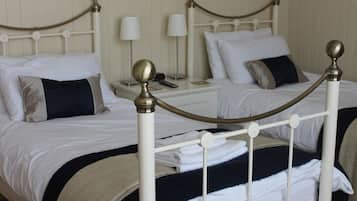 Twin Room, Ensuite (( The Blue Room))