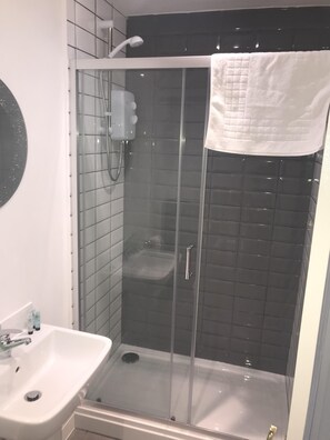 Executive Double Room, Ensuite (Room 6) | Bathroom