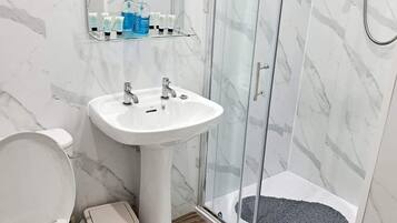 Single Room, Ensuite, Sea View | Bathroom