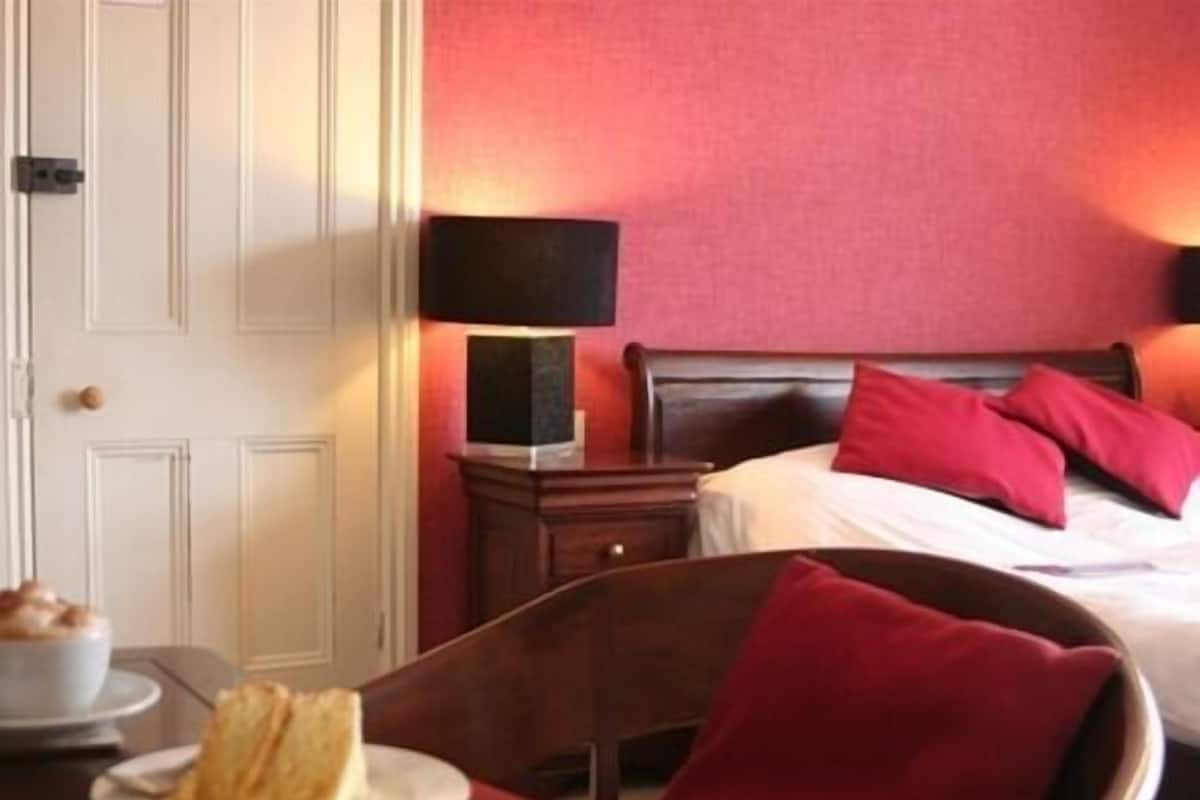 Familie tweepersoonskamer, en-suite badkamer (large) | Individueel gedecoreerd, individueel gemeubileerd