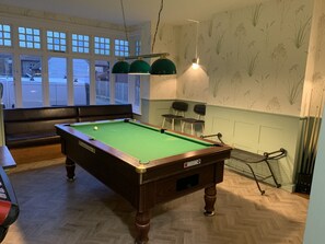 Bar (in der Unterkunft)