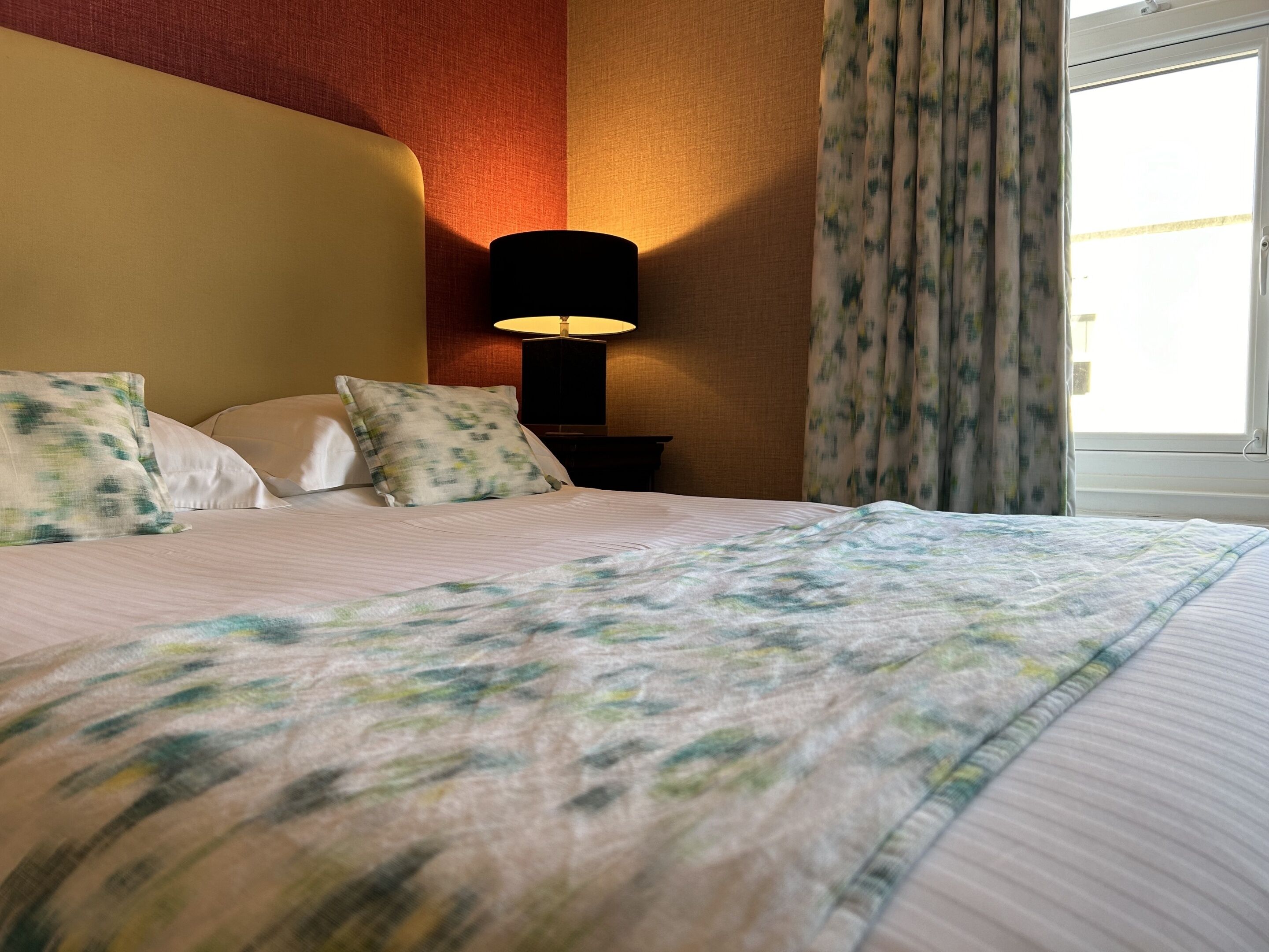 Doppel- oder Zweibettzimmer, mit Bad | Bügeleisen/Bügelbrett