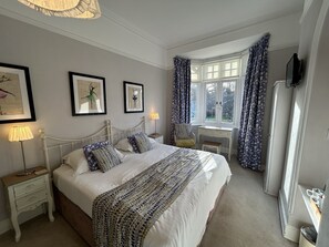 Large Double Twin Family En-suite