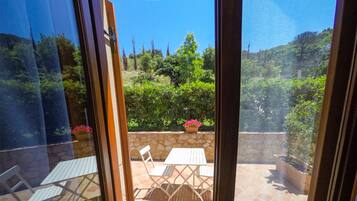 舒适双人房 | 防过敏的被褥、羽绒被、Select Comfort 床、迷你吧