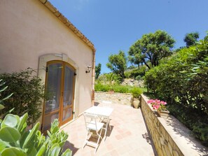 Comfort Double Room | Hypo-allergenic bedding, down comforters, Select Comfort beds, minibar - B&B Le Ginestre (Cefalù)