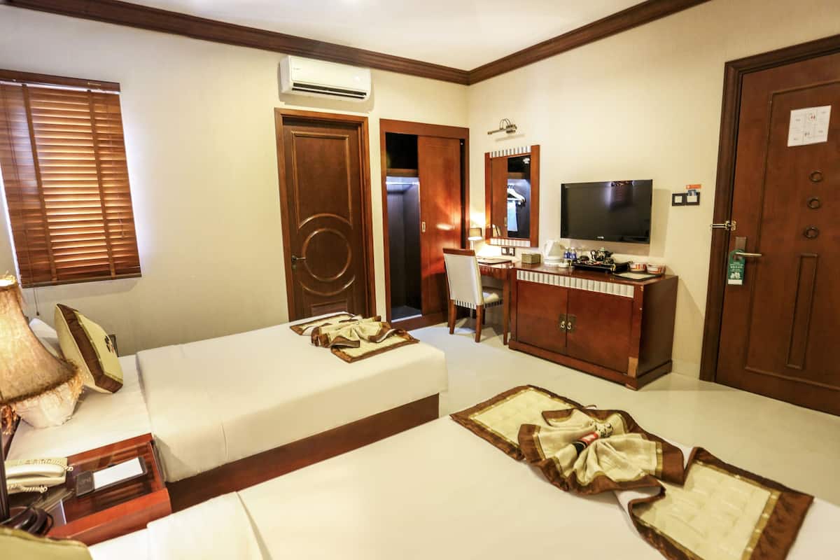 Egyptian cotton sheets, premium bedding, pillow-top beds, minibar