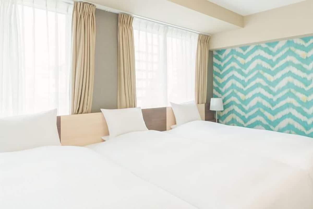 In-room safe, desk, laptop workspace, soundproofing