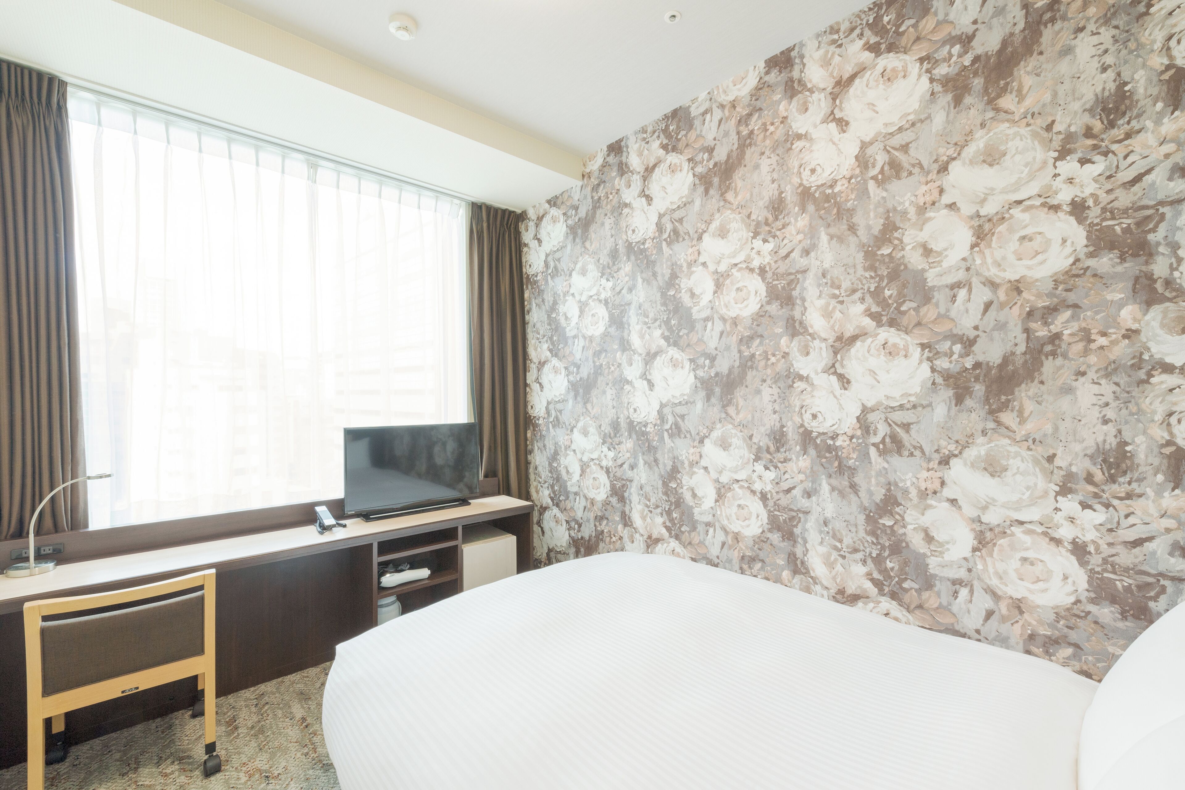 Economy Double Room, Non Smoking (Rose Floor) | In-room safe, desk, laptop workspace, soundproofing