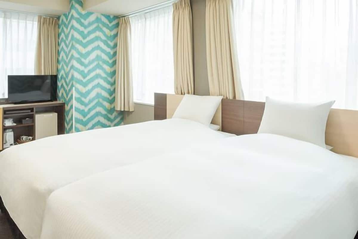 In-room safe, desk, laptop workspace, soundproofing