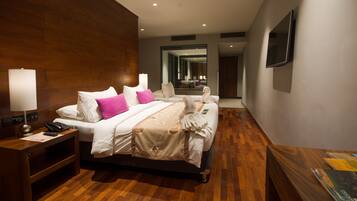 Superior Triple Room, Multiple Beds, Bathtub, Mountain View | 1 bedroom, minibar, in-room safe, desk