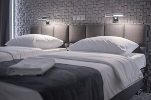 Ropa de cama de alta calidad y escritorio