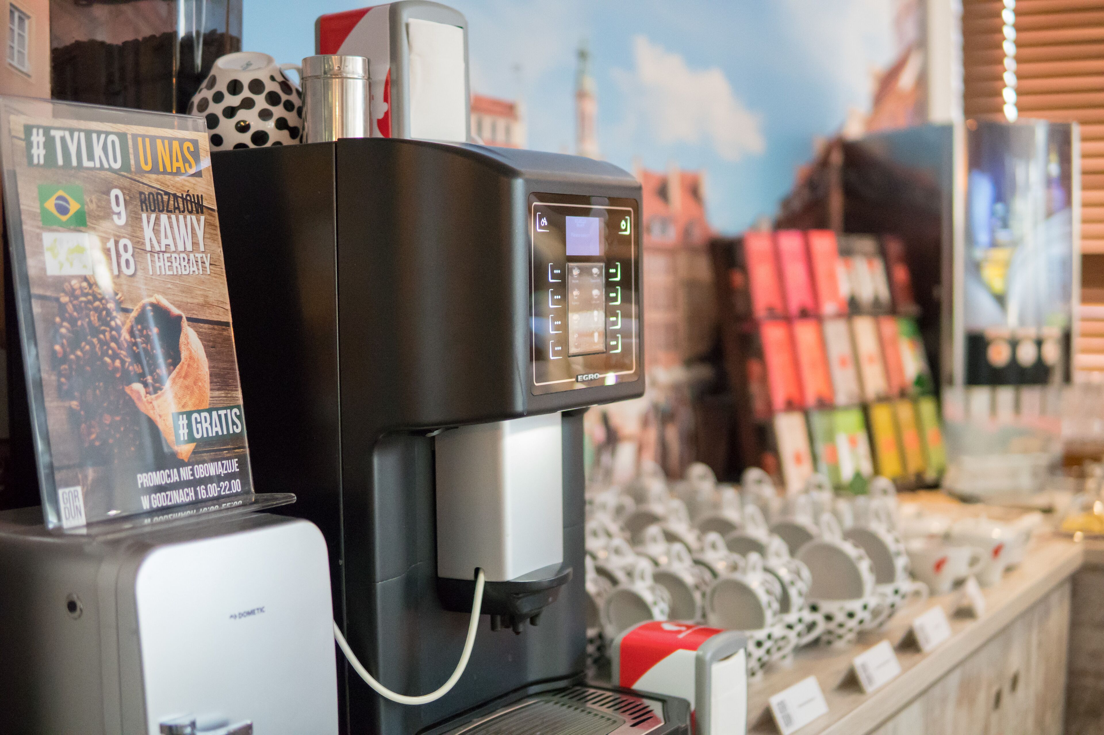 daily buffet breakfast (pln 40 per person)