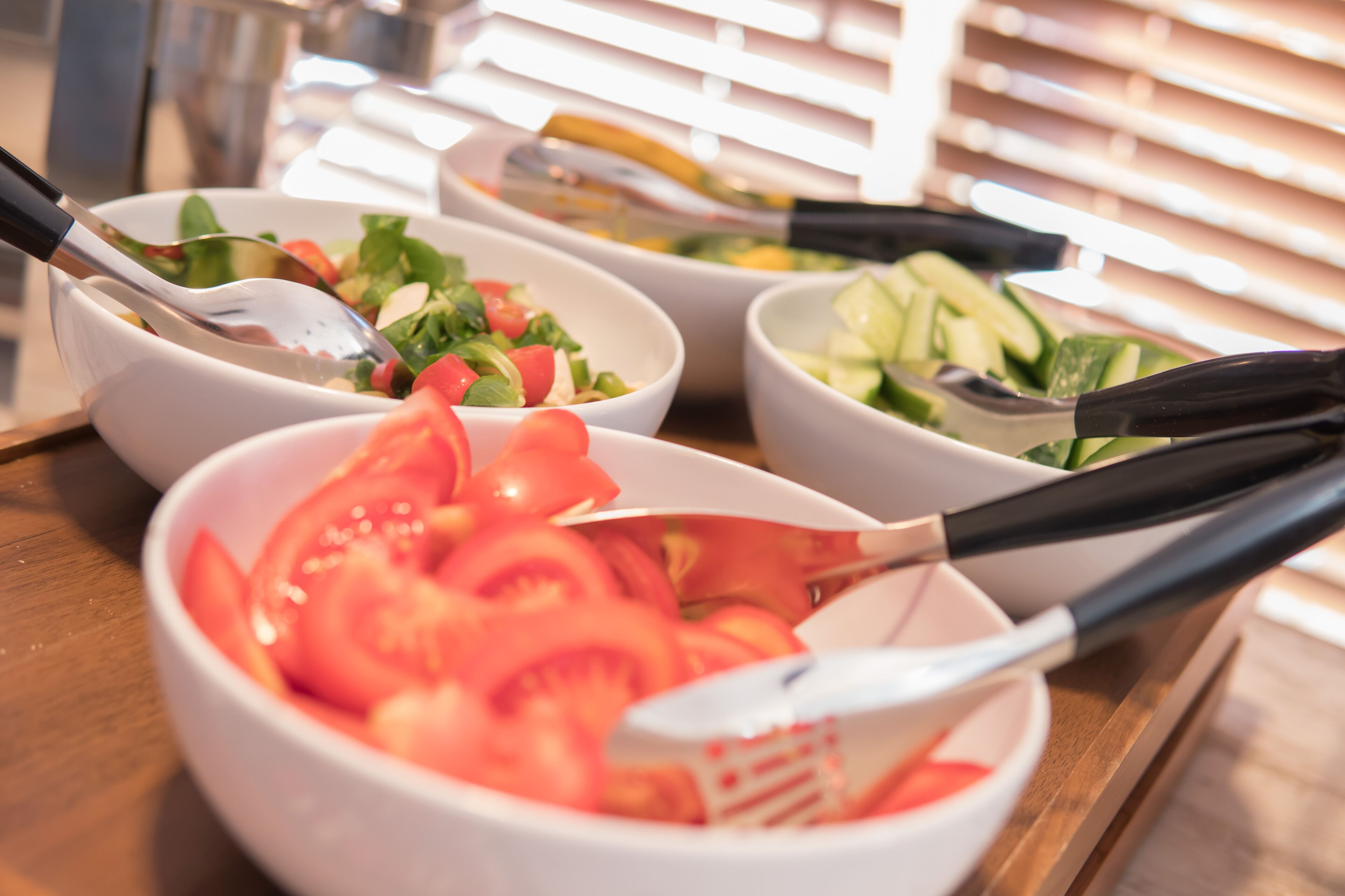 daily buffet breakfast (pln 40 per person)