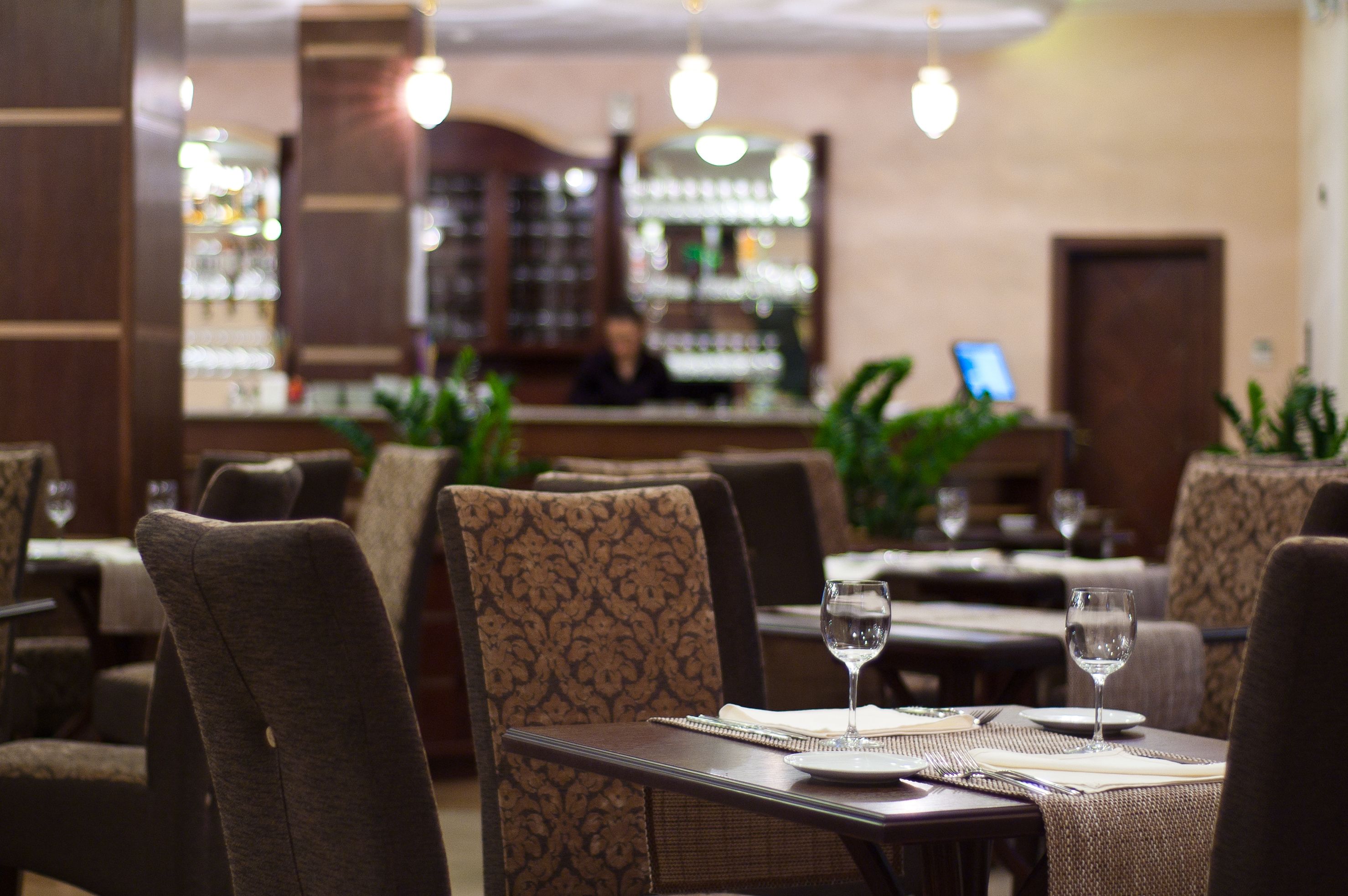 breakfast and dinner served, international cuisine