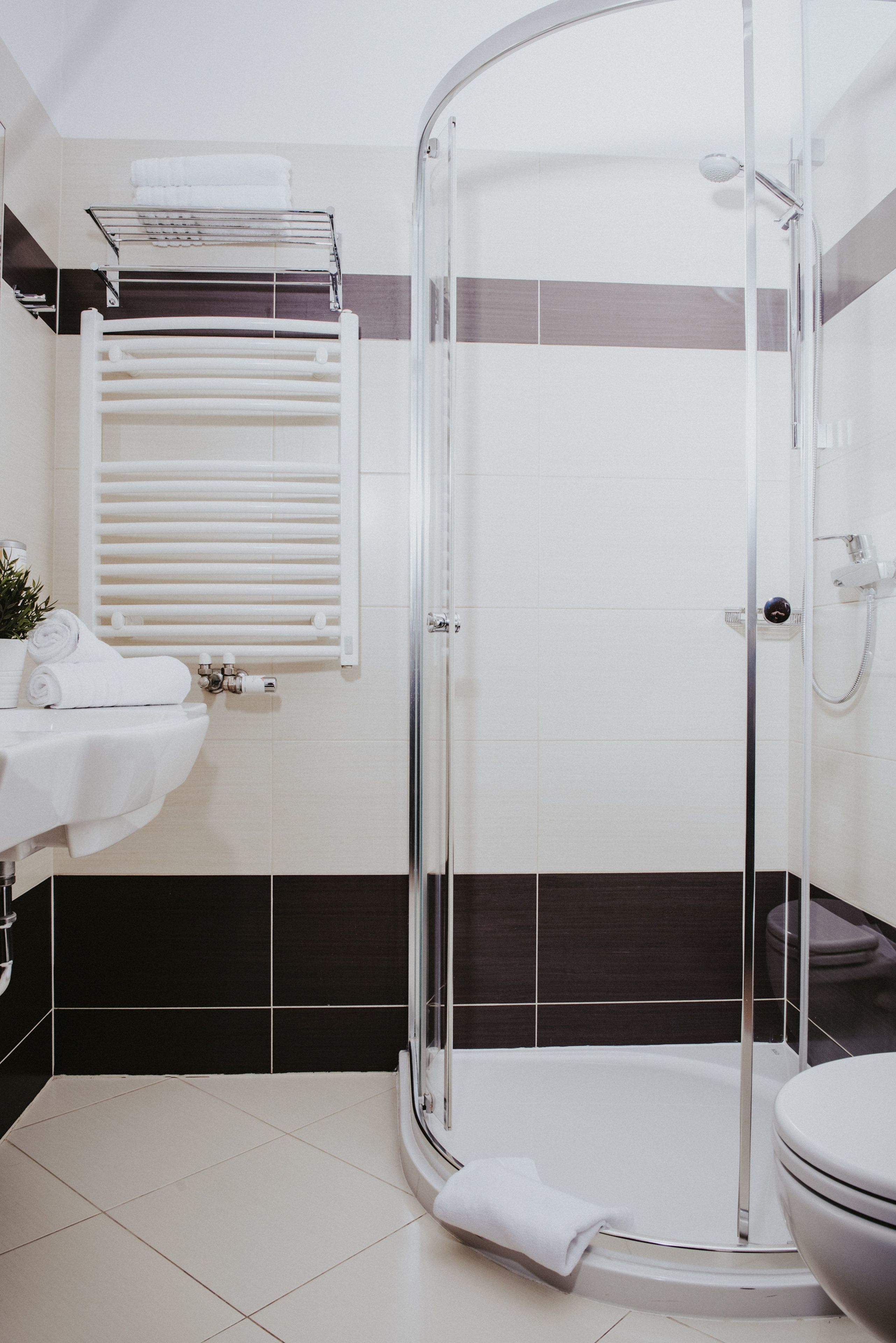 Shower, free toiletries, hair dryer, towels