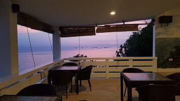 Tägliches großes Frühstück gegen Gebühr