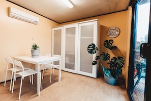 Apartament estàndard, 1 dormitori, no fumadors (Spa Suite (Dundas)) | Cuina privada | Frigorífic, microones, bullidora elèctrica i torradora
