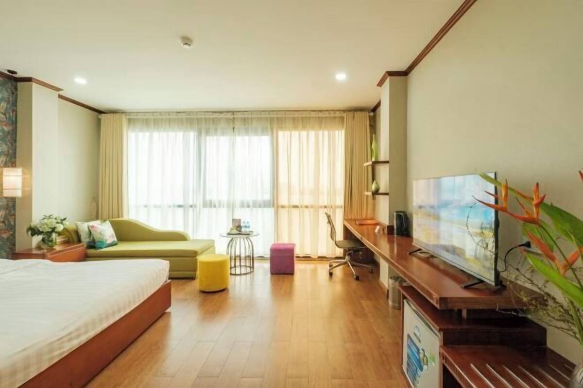 1 bedroom, minibar, in-room safe, desk