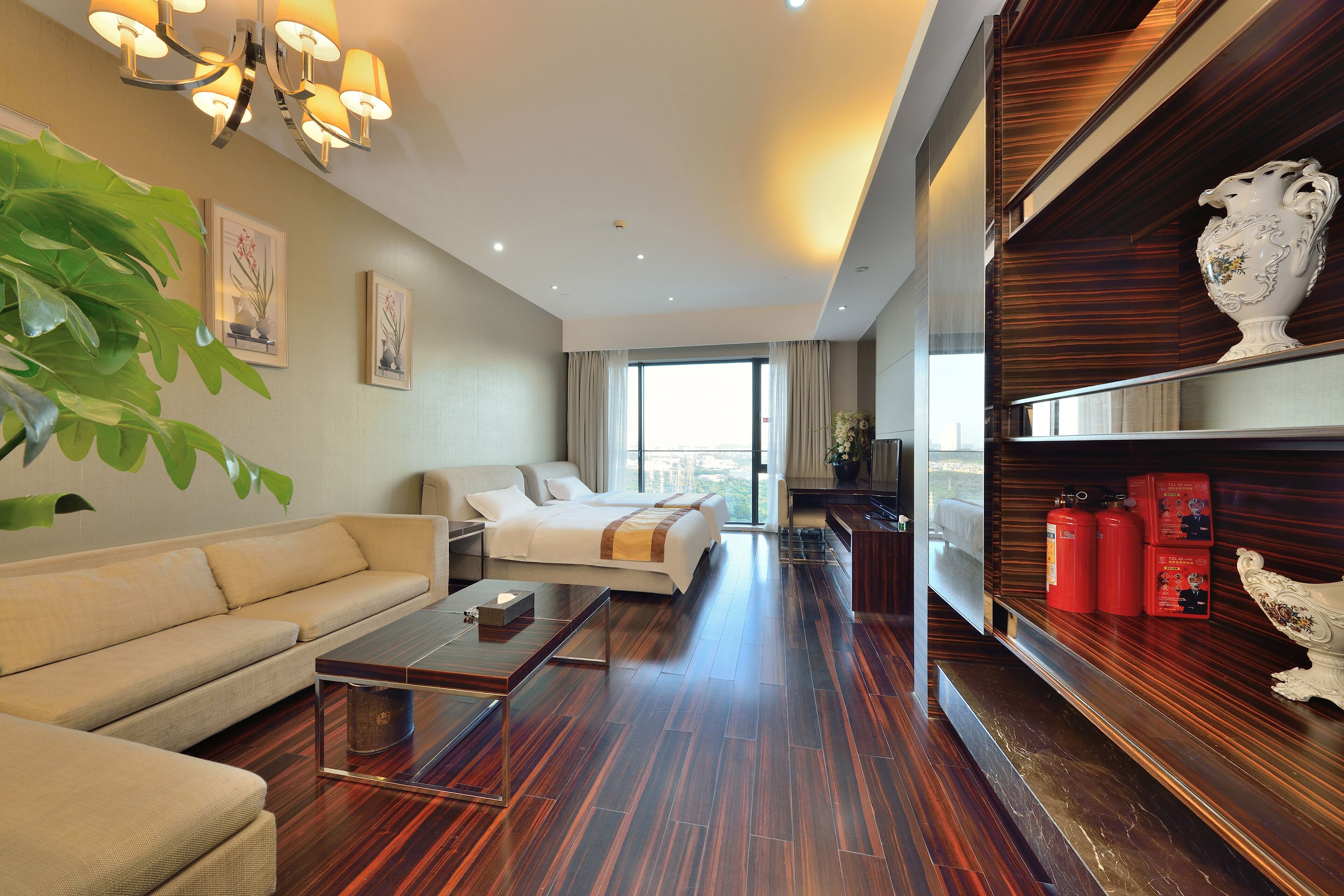 Perhesviitti | Minibaari, yksilöllisesti sisustettu, yksilöllisesti kalustettu