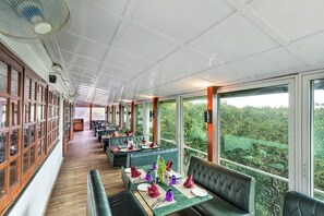 Restaurant - Club Mahindra Mahabaleshwar Sherwood (Mahabaleshwar)