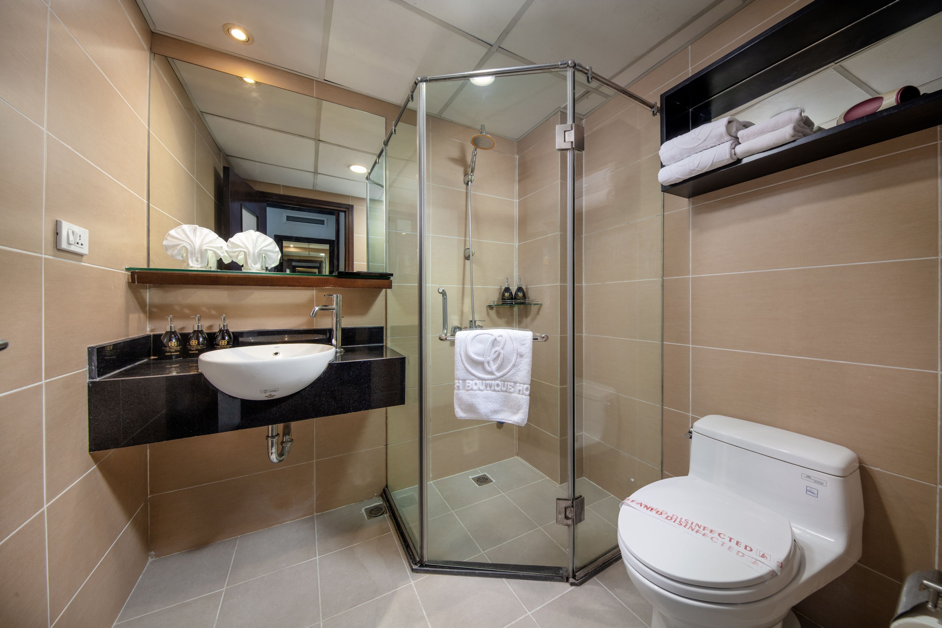 shower, rainfall showerhead, free toiletries, hair dryer