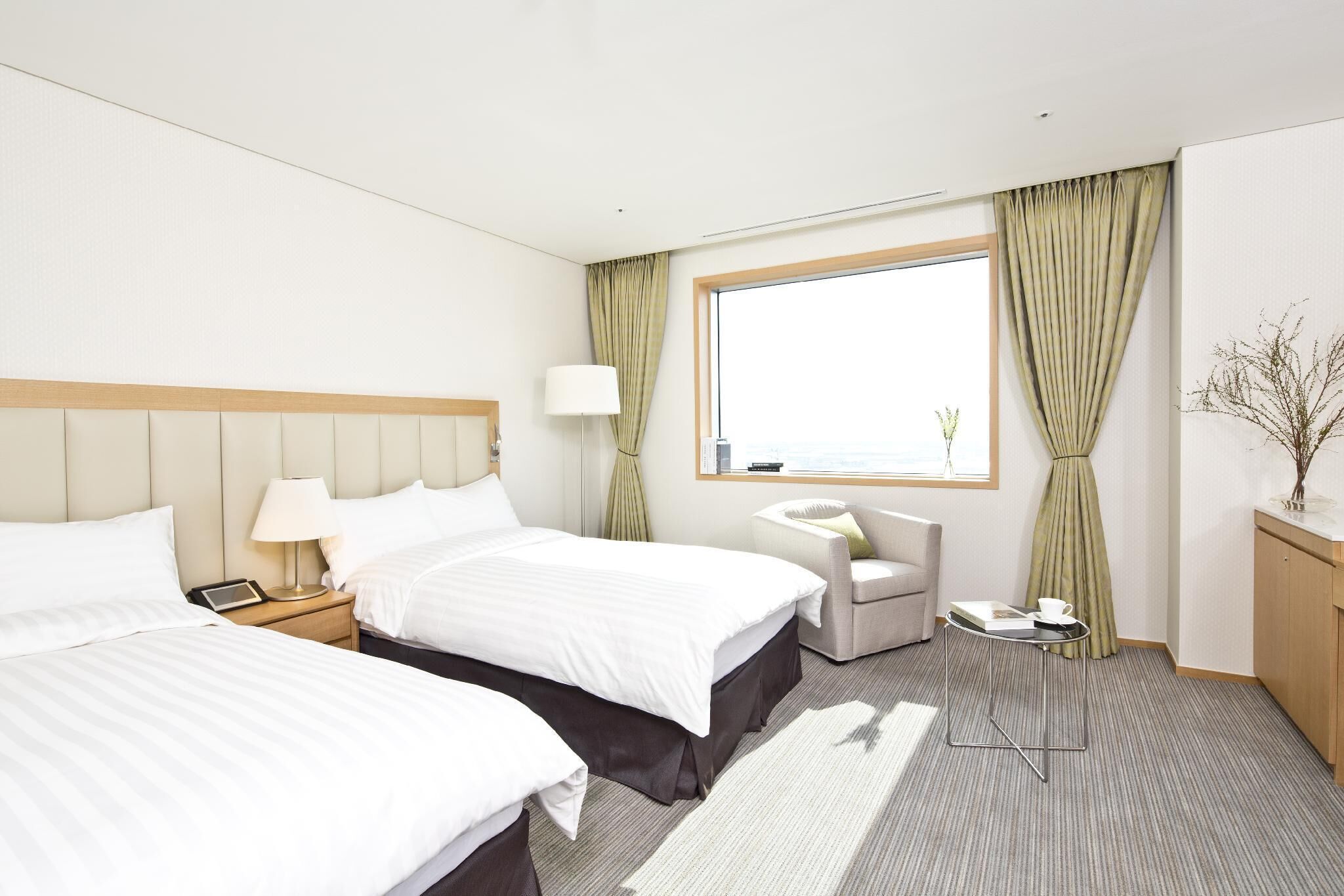 Couette en duvet d'oie, minibar, coffres-forts dans les chambres
