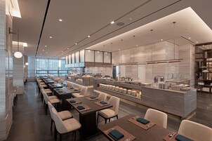 Desayuno buffet todos los días (con cargo)