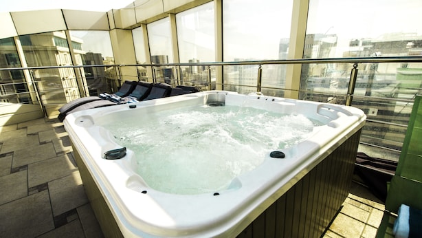 Bathtub spa outdoor
