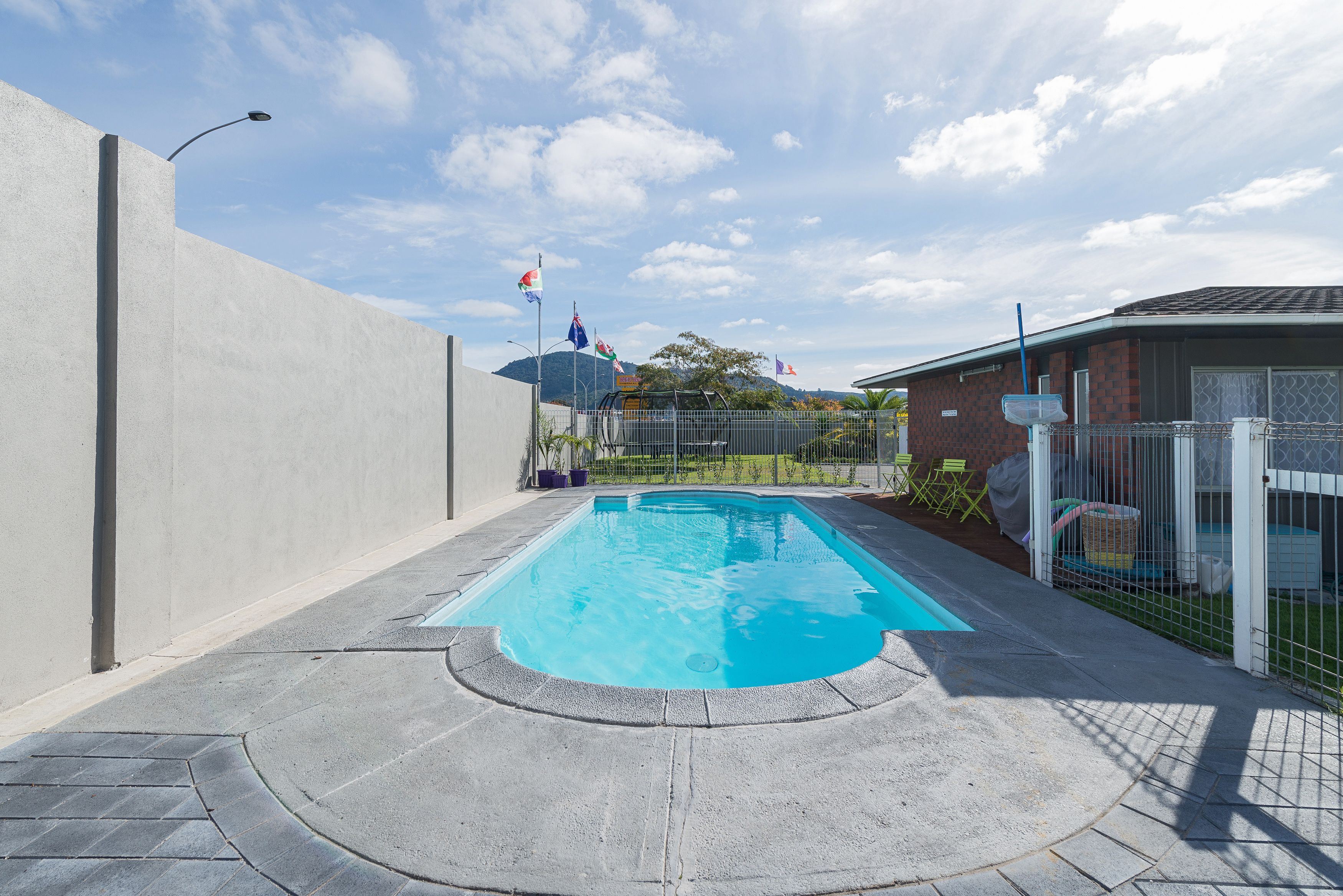 Hồ bơi ngoài trời 