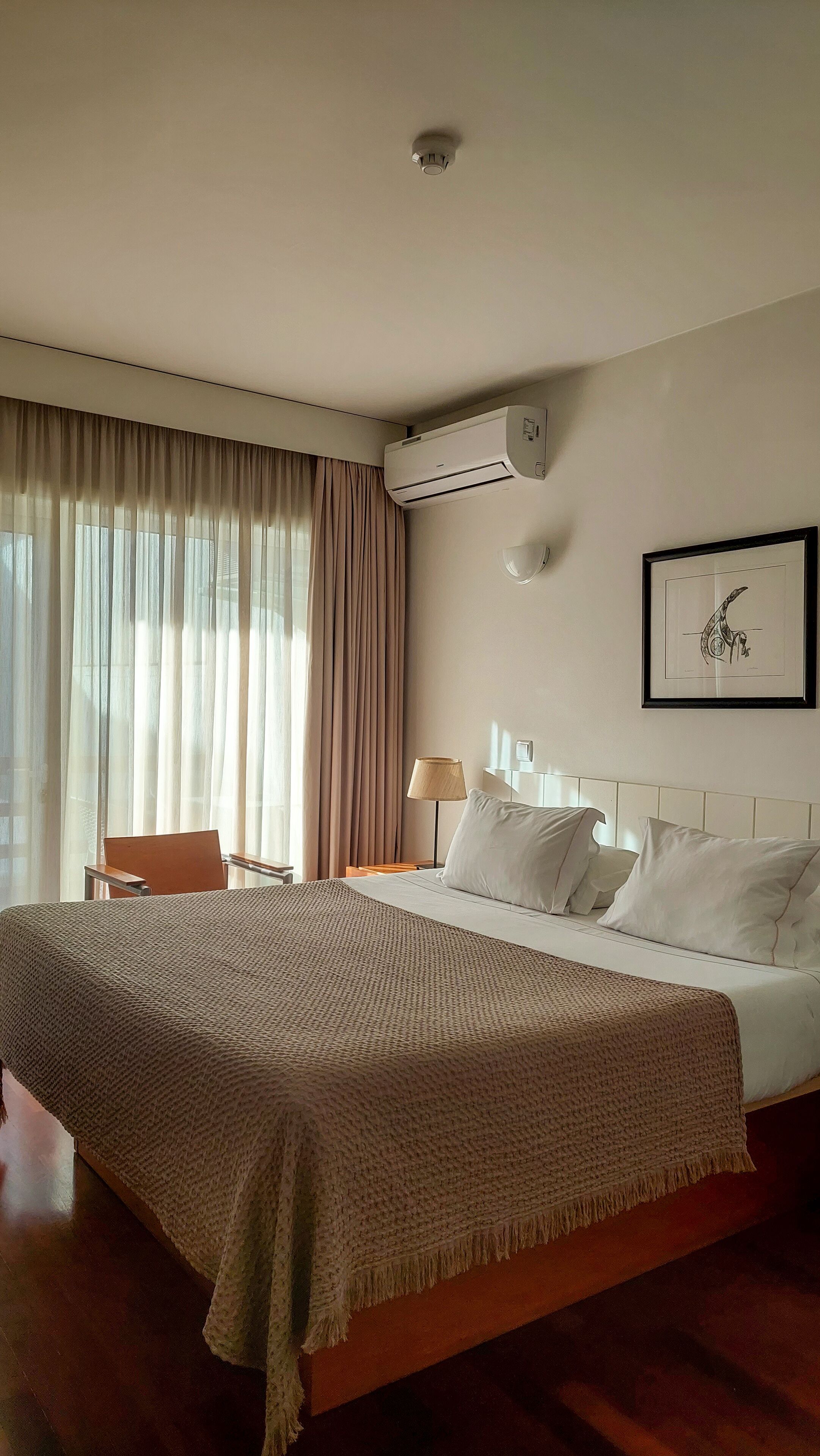 standard double room | in-room safe, desk, iron/ironing board, free wifi