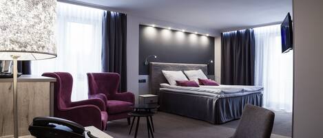 Studio Suite, 1 kamar tidur, Bebas Asap Rokok | Seprai antialergi, didekorasi berbeda-beda, dan meja kerja