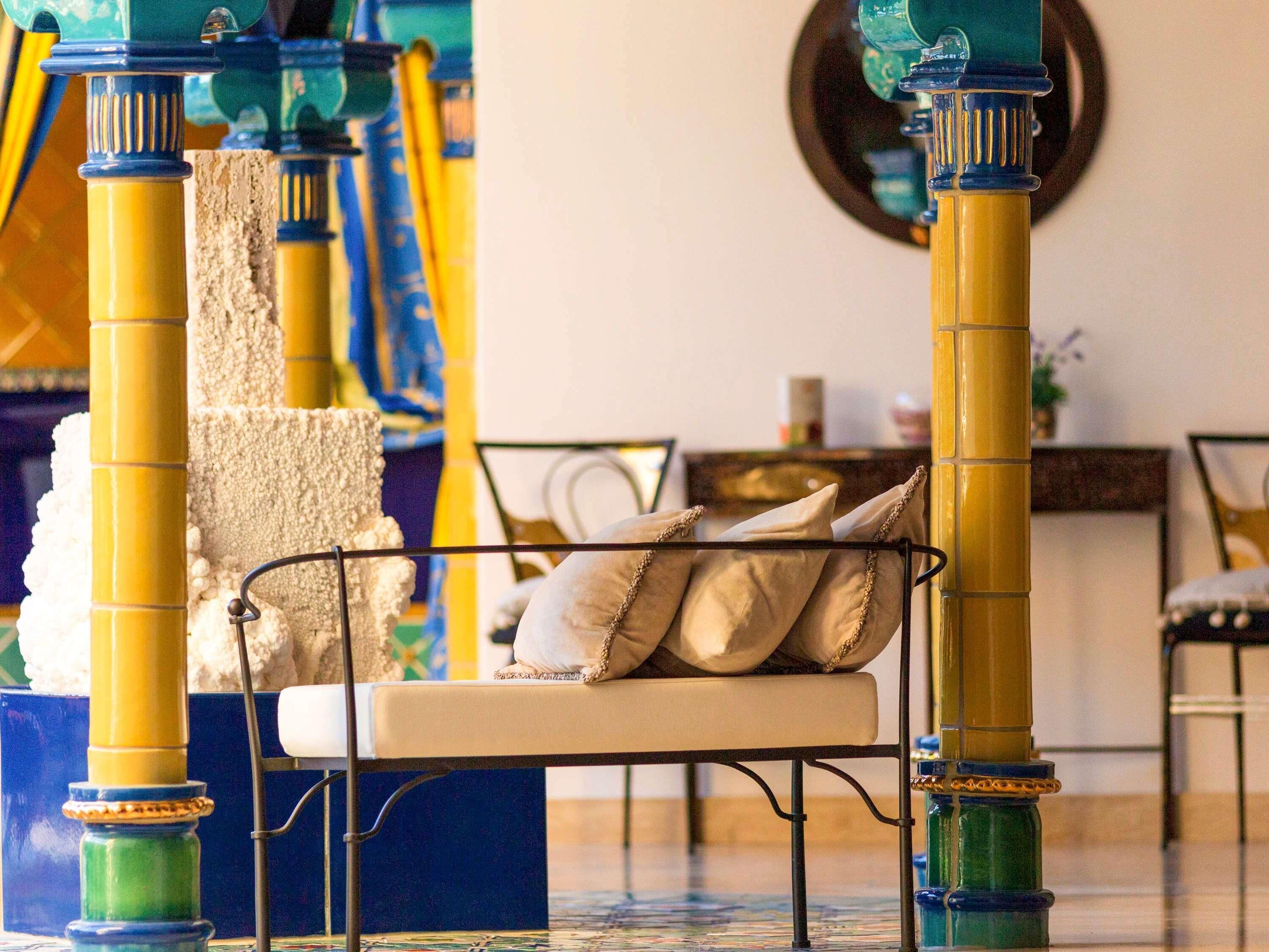 المنشأة من الخارج