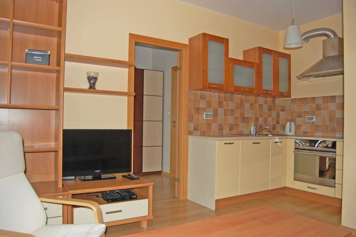 Suite, 1 Bedroom | Private kitchen | Fridge, stovetop, dishwasher, coffee/tea maker