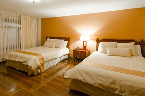 Standard Double Room | Peti besi dalam bilik, meja, Wi-fi percuma 