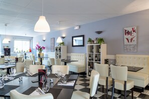 Restaurant - Logis Hôtel Restaurant Du Commerce (Estang)
