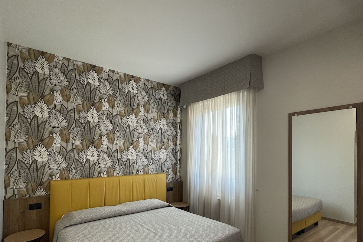 Double Room | Minibar, in-room safe, desk, soundproofing