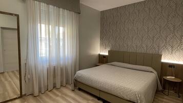 Double Room | 1 bedroom, minibar, in-room safe, desk