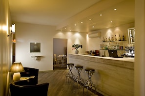 Bar (in der Unterkunft)