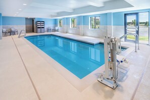 Indoor pool, open 6:00 AM to 10:00 PM, sun loungers - Holiday Inn Express & Suites Colorado Springs First & Main by IHG (Colorado Springs)